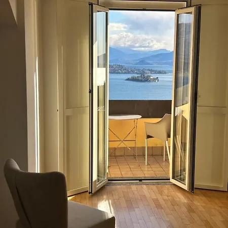 Artelago Silver Panoramic View Apartment Baveno